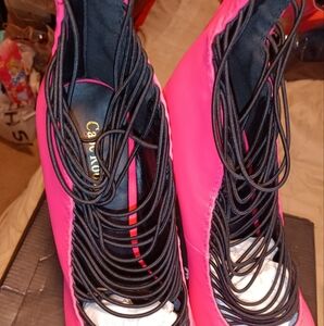 BRAND NEW HIGH HEEL